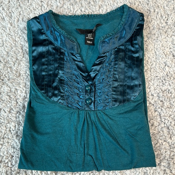 H&M Tops - H&M women’s tops size medium